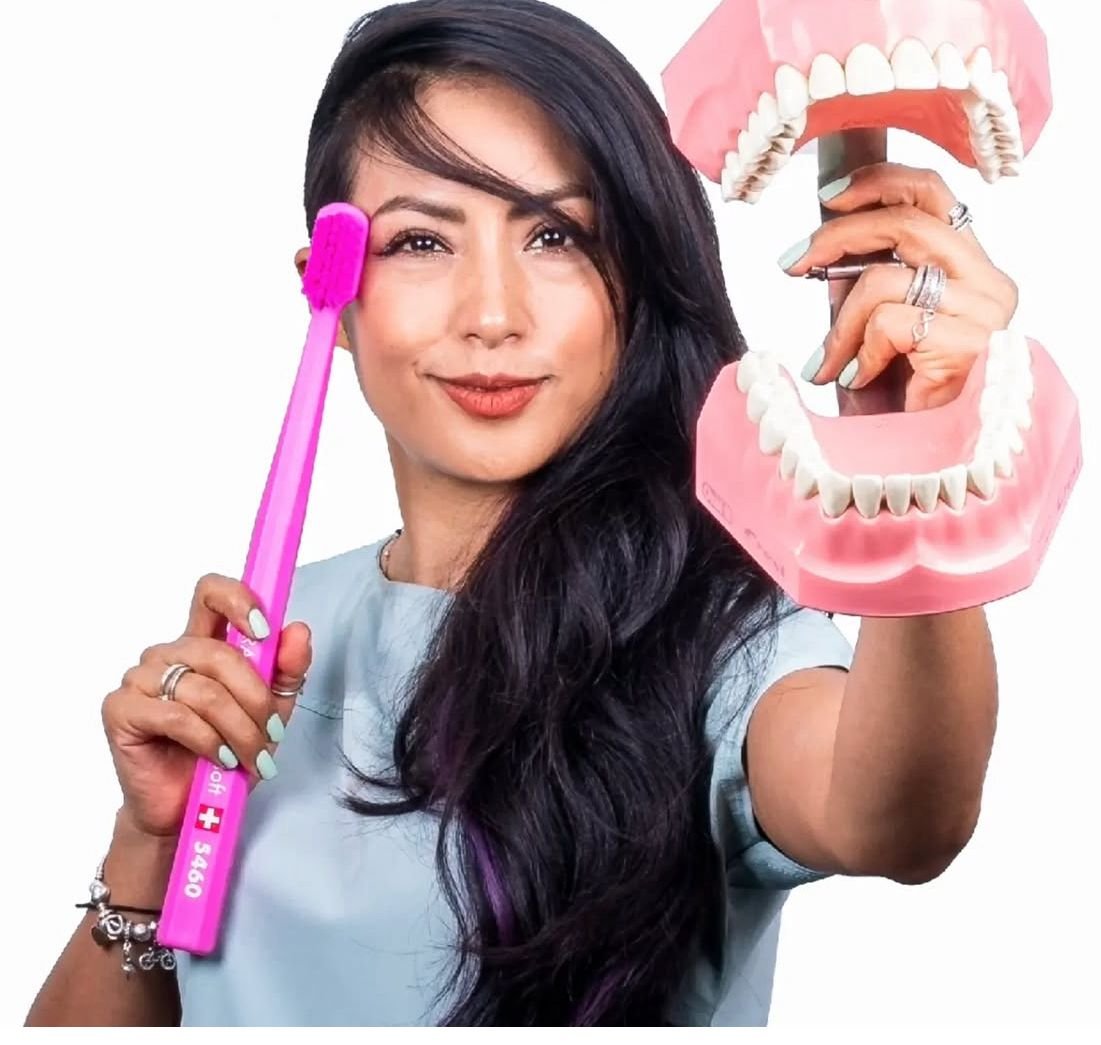 Dra. Mariana Abril Espinosa Ishiwara